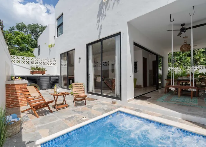 Casa Laura - Tulum - Private Townhome For 6 Guest - 3 Bedrooms - 5 Beds- Restaurant Walking Distance