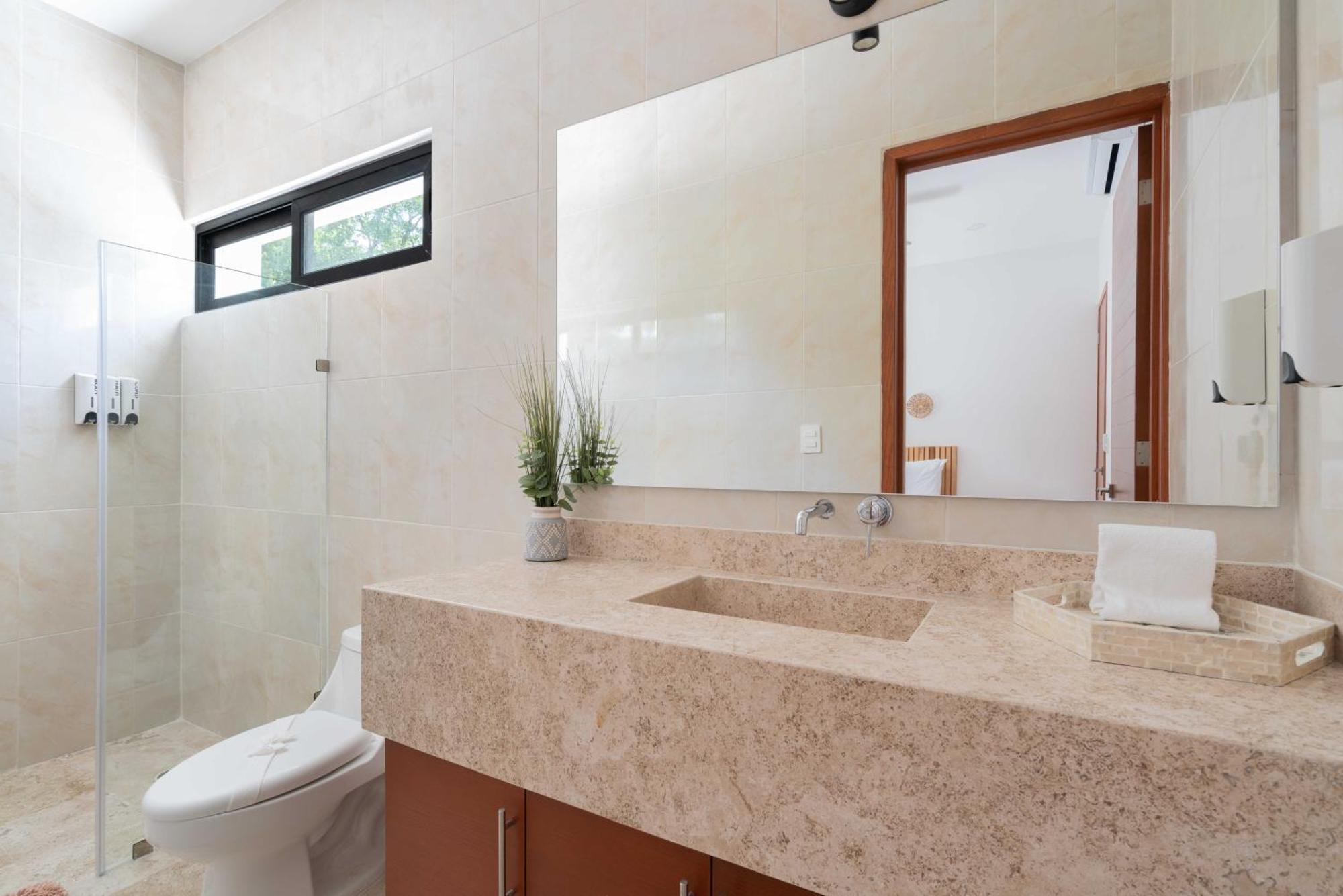 Casa Laura - - Private Townhome For 6 Guest - 3 Bedrooms - 5 Beds- Restaurant Walking Distance