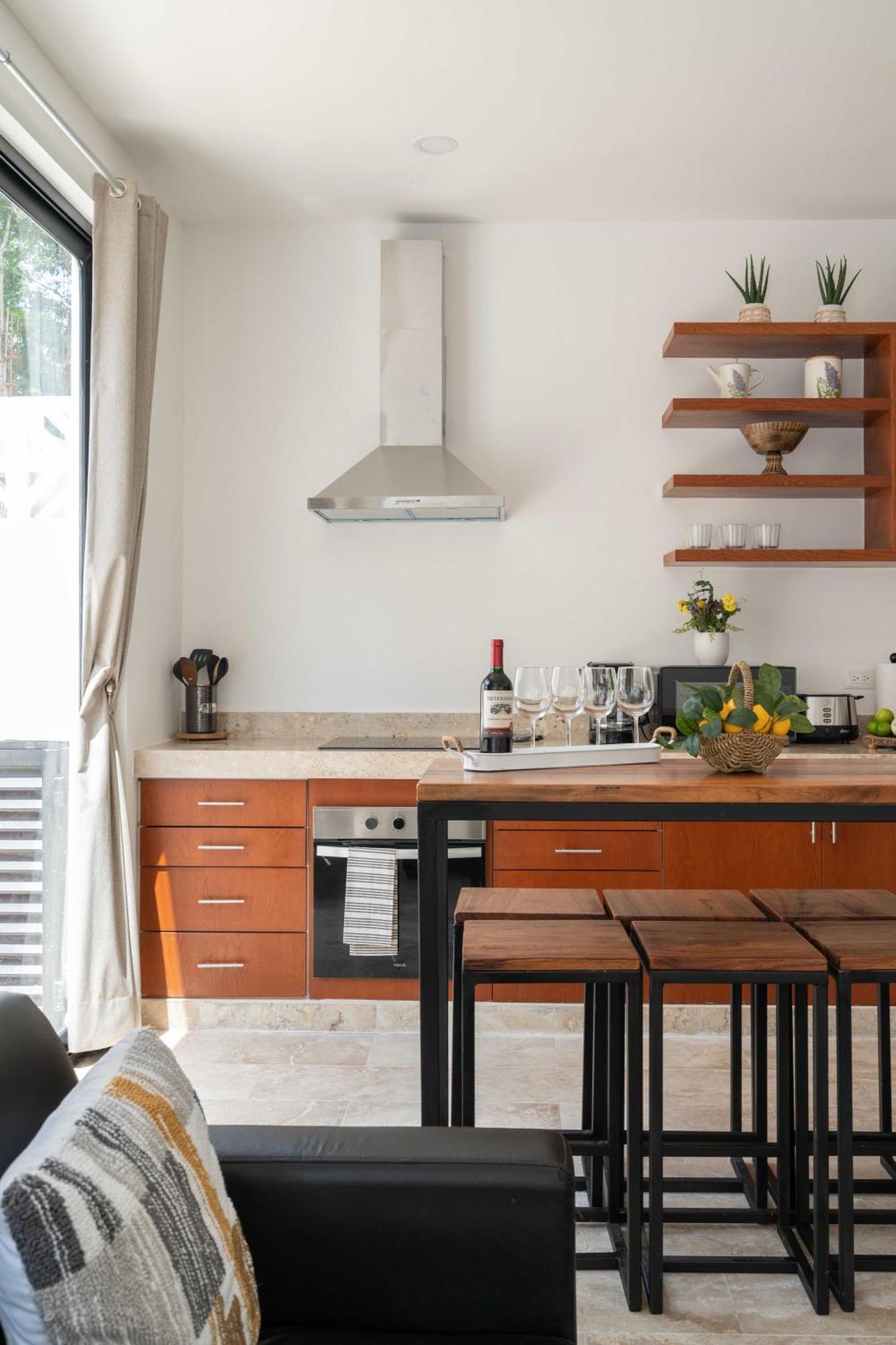 Casa Laura - - Private Townhome For 6 Guest - 3 Bedrooms - 5 Beds- Restaurant Walking Distance Apartamento