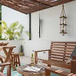 Casa Laura - Tulum - Private Townhome For 6 Guest - 3 Bedrooms - 5 Beds- Restaurant Walking Distance