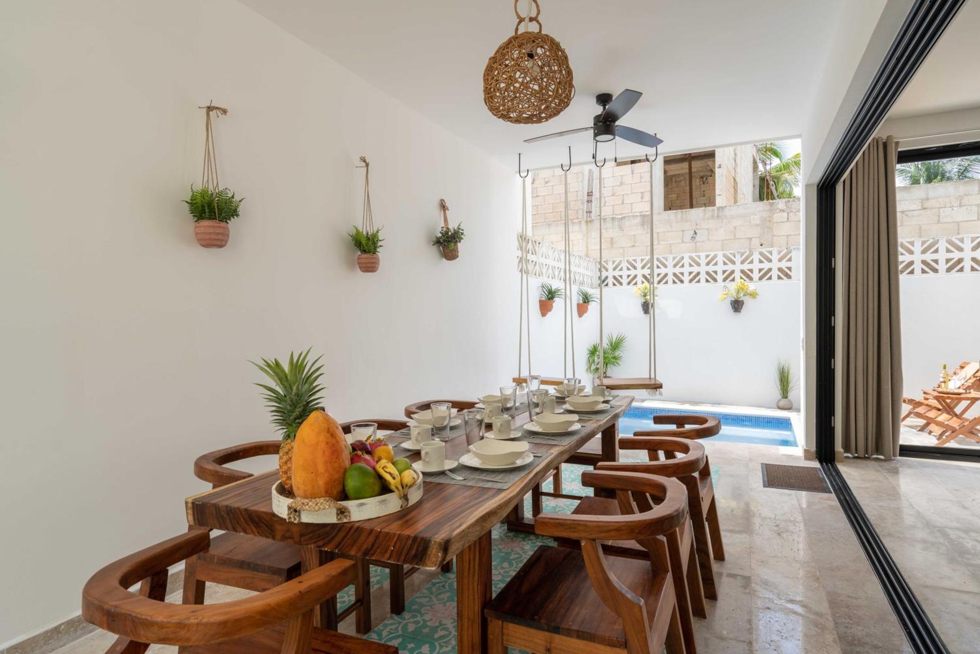 Casa Laura - - Private Townhome For 6 Guest - 3 Bedrooms - 5 Beds- Restaurant Walking Distance Tulum
