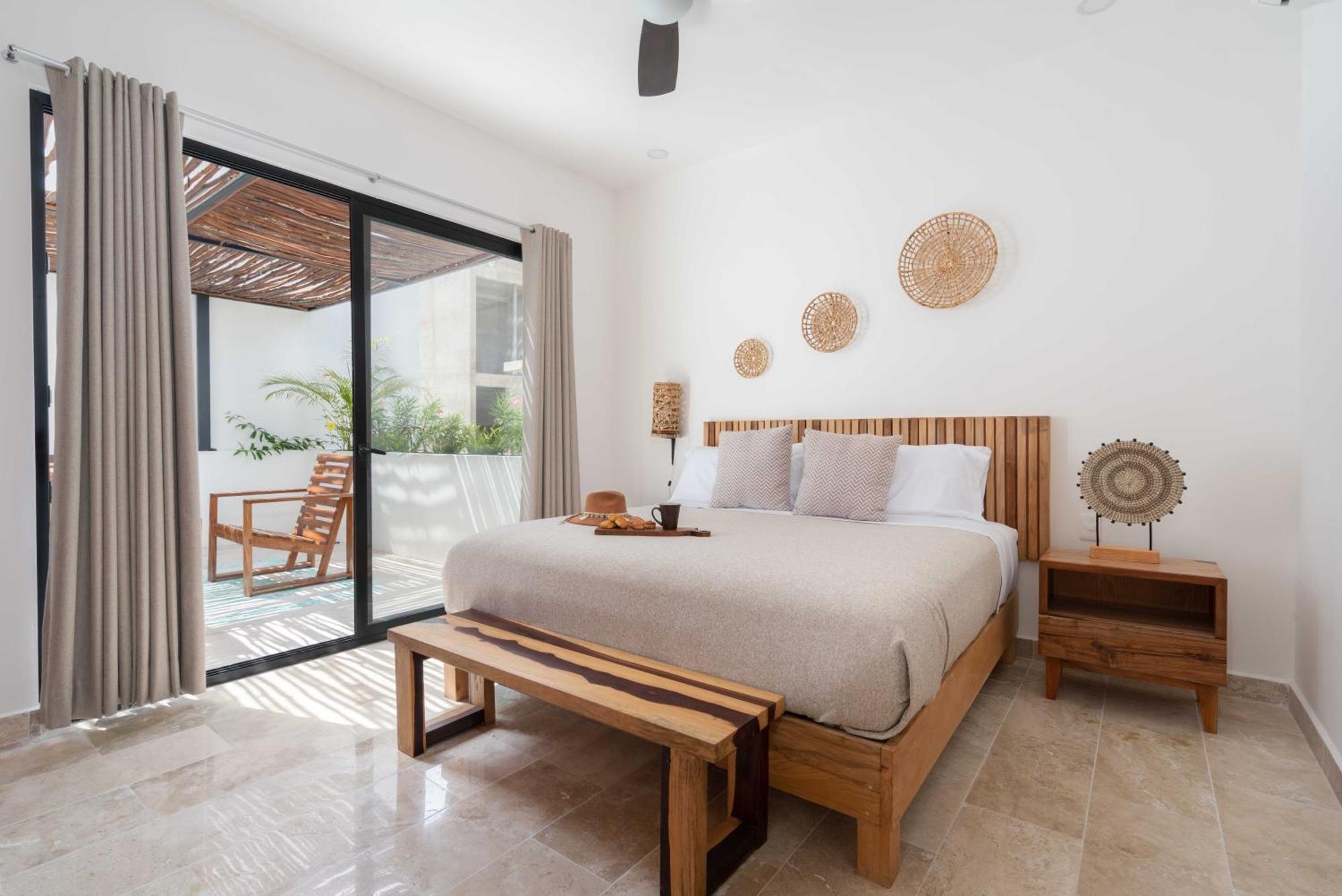 Casa Laura - - Private Townhome For 6 Guest - 3 Bedrooms - 5 Beds- Restaurant Walking Distance