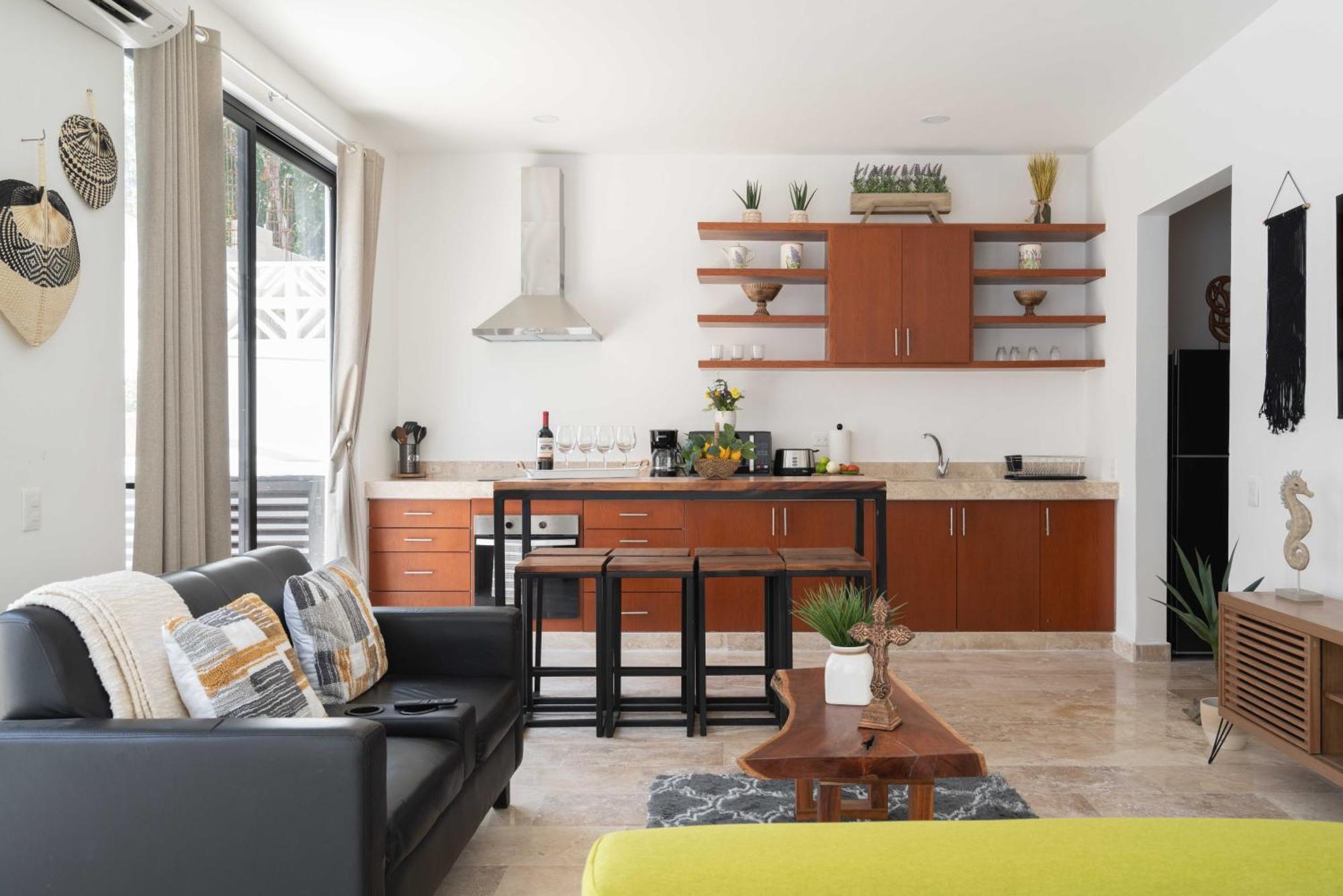 Apartment Casa Laura - - Private Townhome For 6 Guest - 3 Bedrooms - 5 Beds- Restaurant Walking Distance