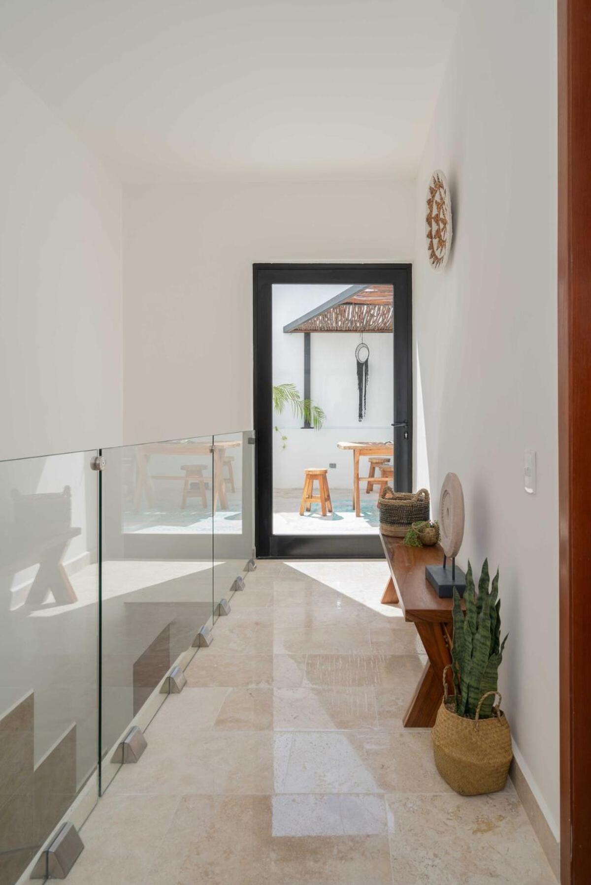 Casa Laura - - Private Townhome For 6 Guest - 3 Bedrooms - 5 Beds- Restaurant Walking Distance Tulum