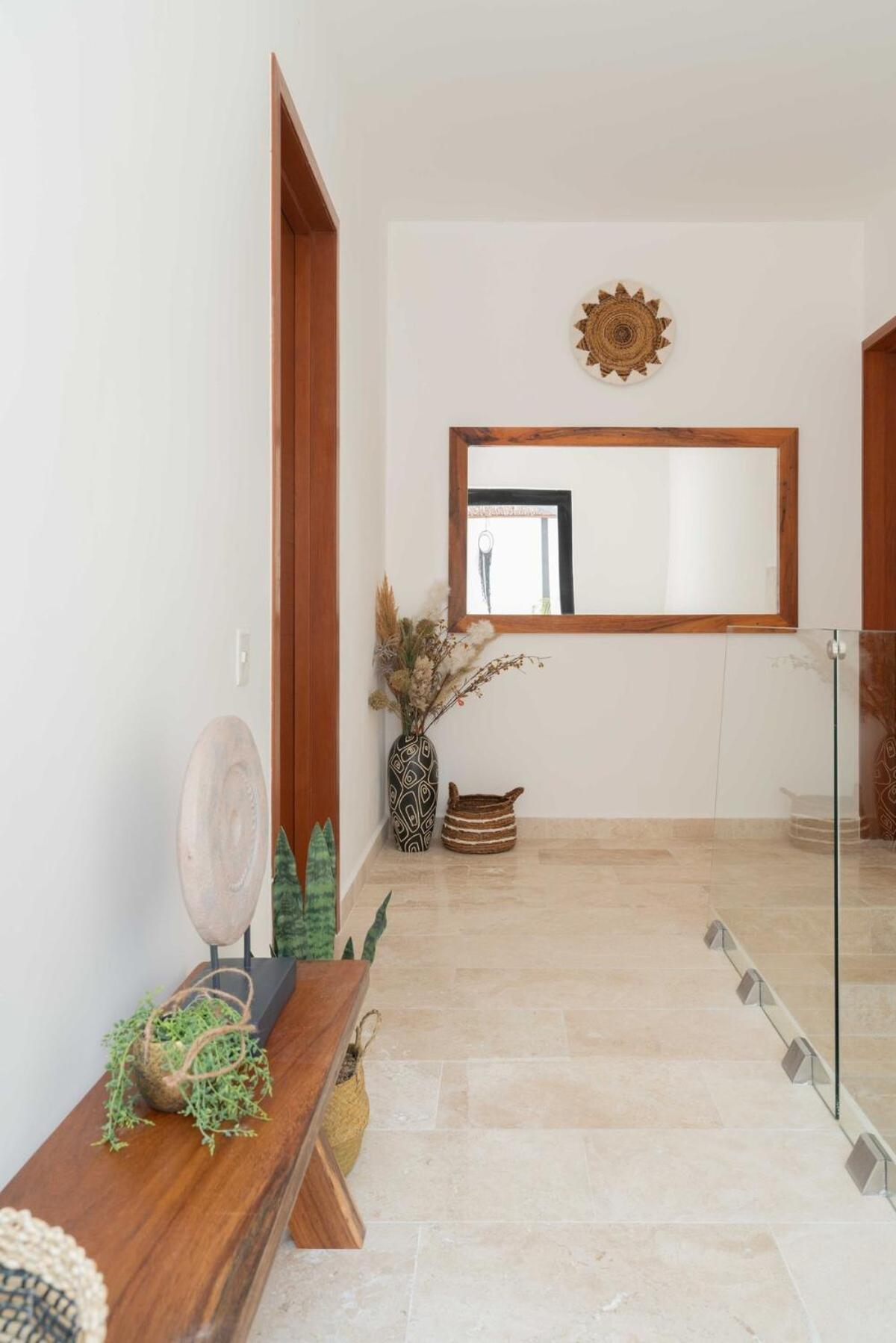 Casa Laura - - Private Townhome For 6 Guest - 3 Bedrooms - 5 Beds- Restaurant Walking Distance Tulum